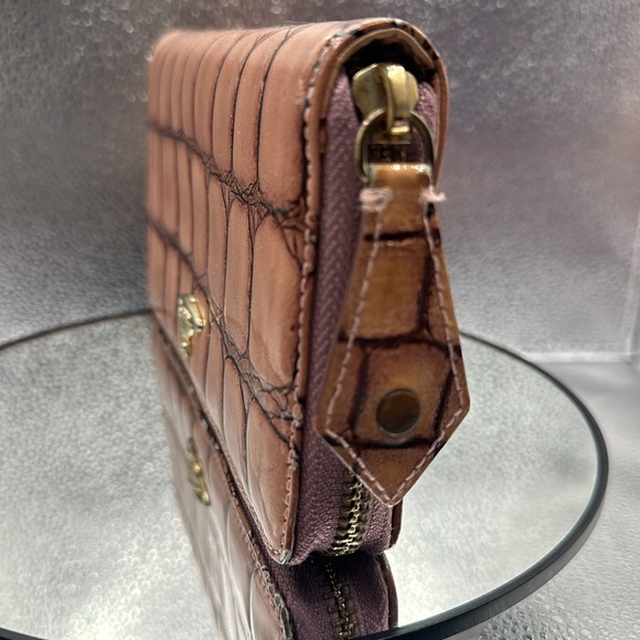 Gorgeous Vivienne Westwood wallet in a crocodile pattern. - Picture 3 of 16